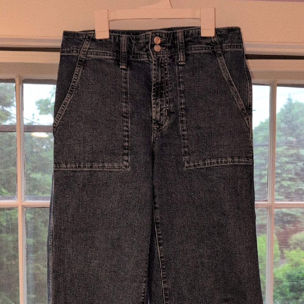 GAP Black Ankle Cropped Jeans Modern Style